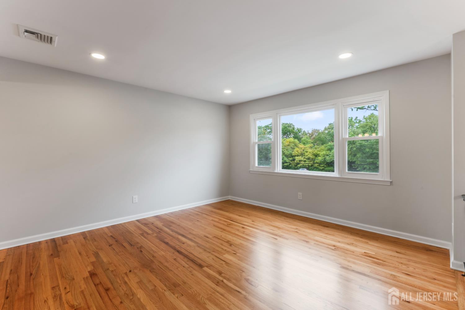 273 W Indiana Avenue Iselin NJ 08830