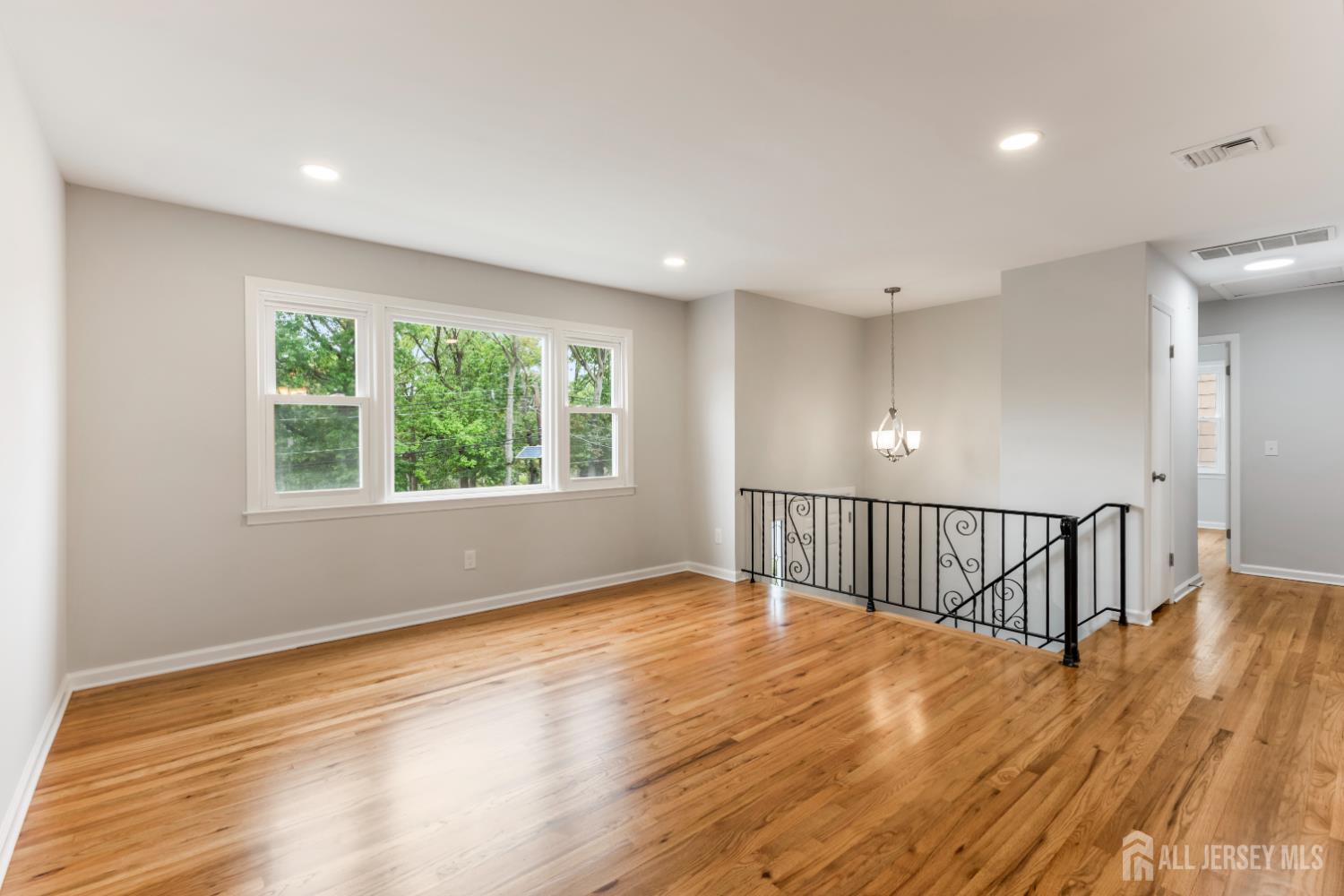 273 W Indiana Avenue Iselin NJ 08830