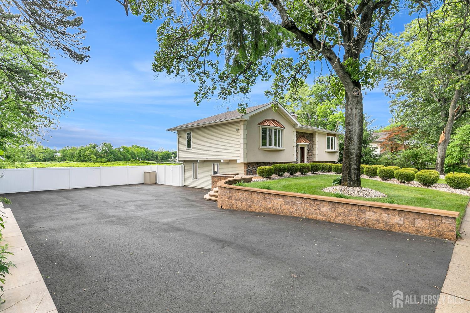 154 Devoe Avenue Spotswood NJ 08884