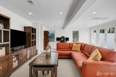 154 Devoe Avenue Spotswood NJ 08884