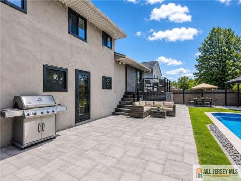 118 Poplar Street Carteret NJ 07008