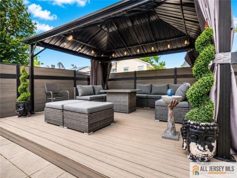 118 Poplar Street Carteret NJ 07008