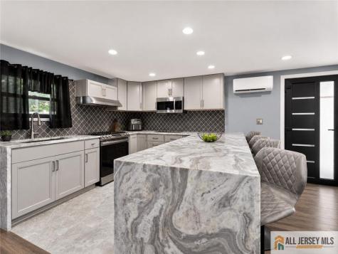 118 Poplar Street Carteret NJ 07008
