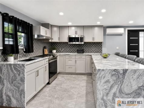 118 Poplar Street Carteret NJ 07008