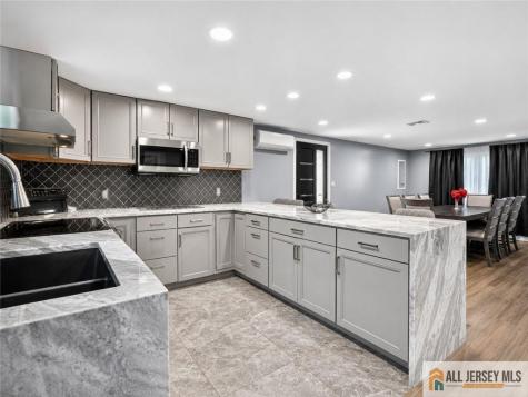 118 Poplar Street Carteret NJ 07008