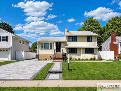 118 Poplar Street Carteret NJ 07008
