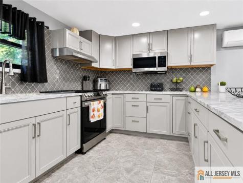 118 Poplar Street Carteret NJ 07008