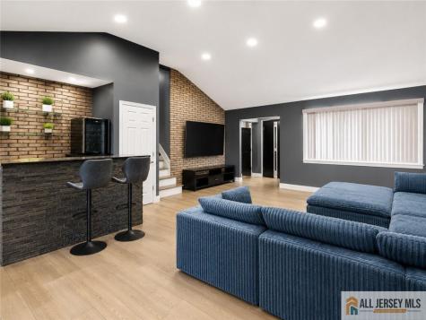 118 Poplar Street Carteret NJ 07008