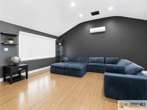118 Poplar Street Carteret NJ 07008