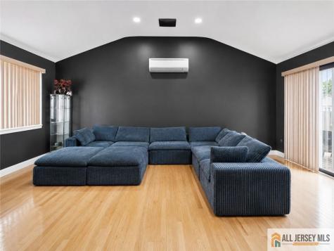 118 Poplar Street Carteret NJ 07008