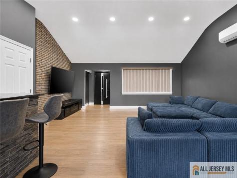 118 Poplar Street Carteret NJ 07008
