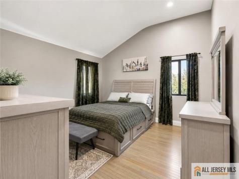 118 Poplar Street Carteret NJ 07008