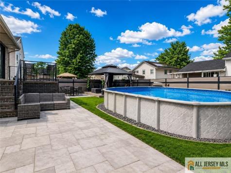 118 Poplar Street Carteret NJ 07008