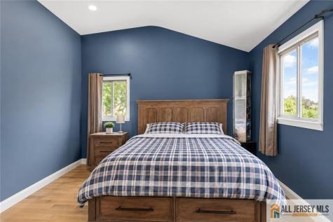 118 Poplar Street Carteret NJ 07008