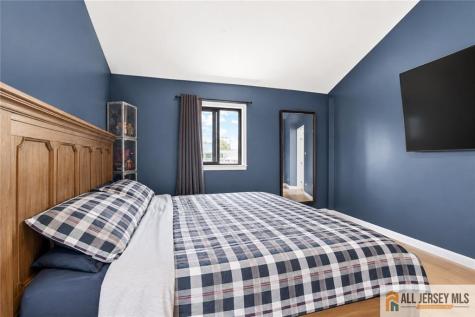 118 Poplar Street Carteret NJ 07008