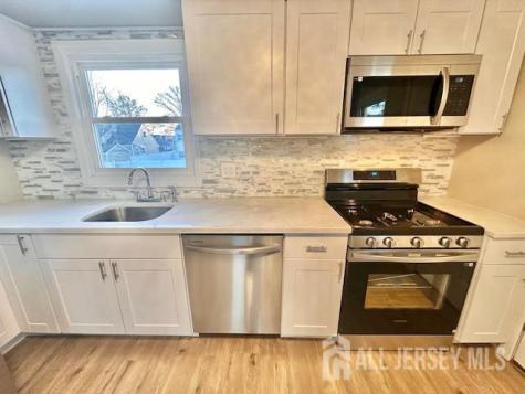 5 Gardner Court Sayreville NJ 08872