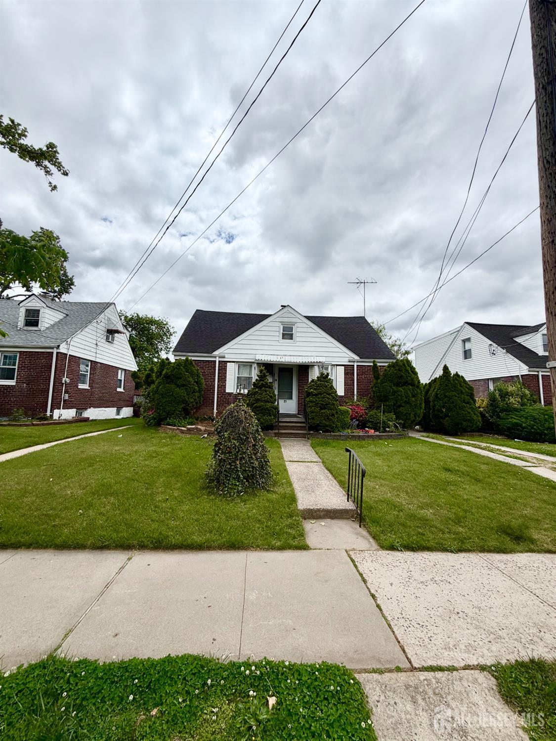 85 Hermann Avenue Carteret NJ 07008