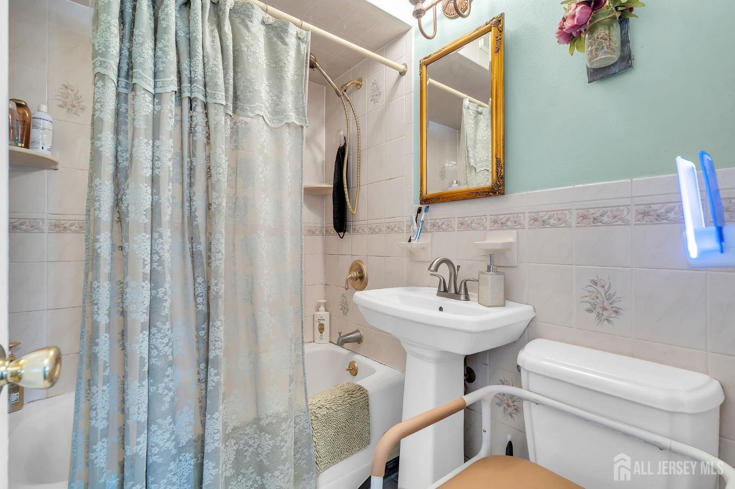 38 Susan Lane East Brunswick NJ 08816