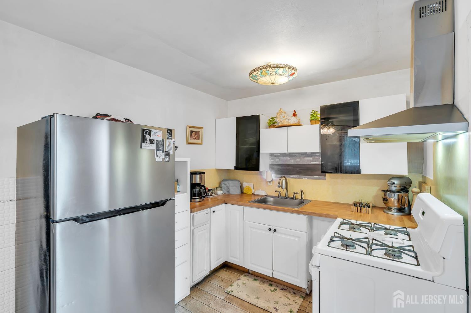 38 Susan Lane East Brunswick NJ 08816