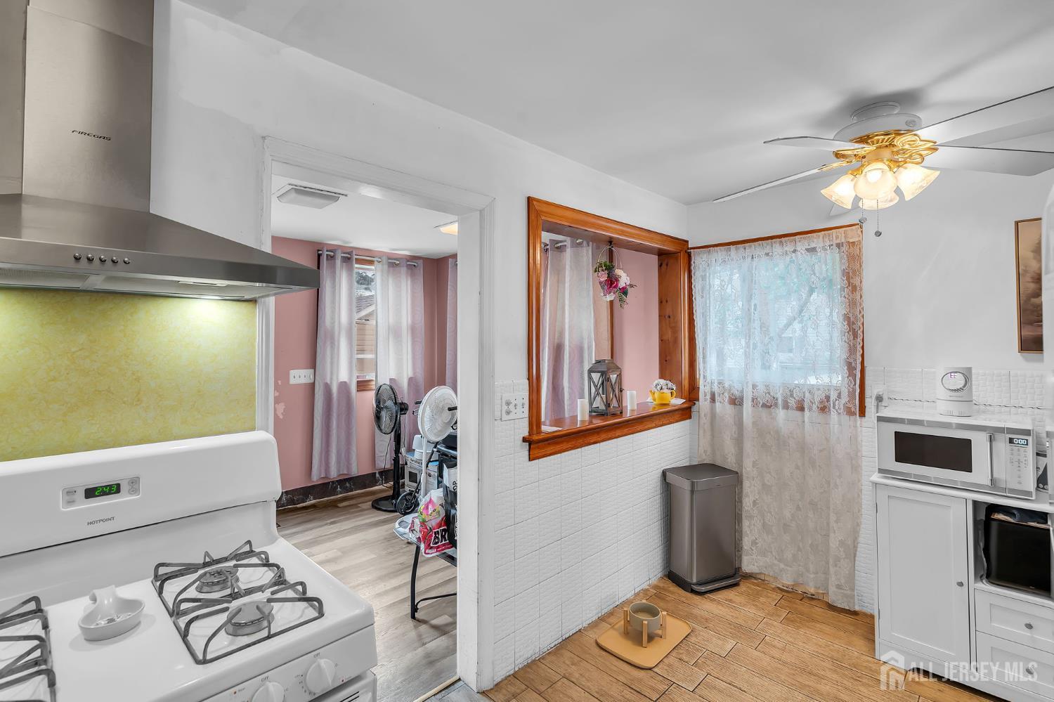 38 Susan Lane East Brunswick NJ 08816