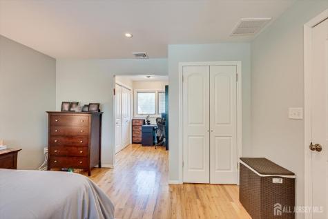 22 Celler Road Edison NJ 08817