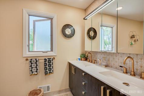 22 Celler Road Edison NJ 08817