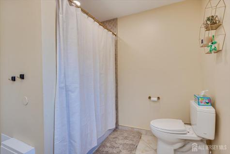 22 Celler Road Edison NJ 08817