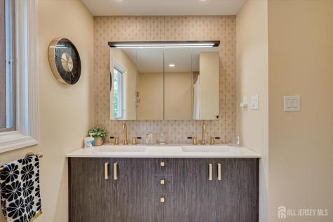 22 Celler Road Edison NJ 08817