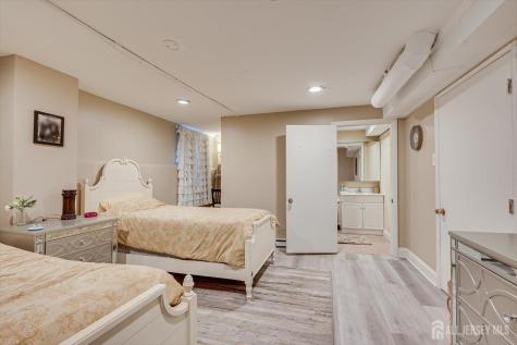 22 Celler Road Edison NJ 08817