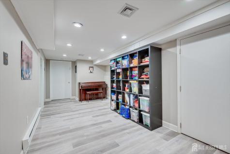 22 Celler Road Edison NJ 08817