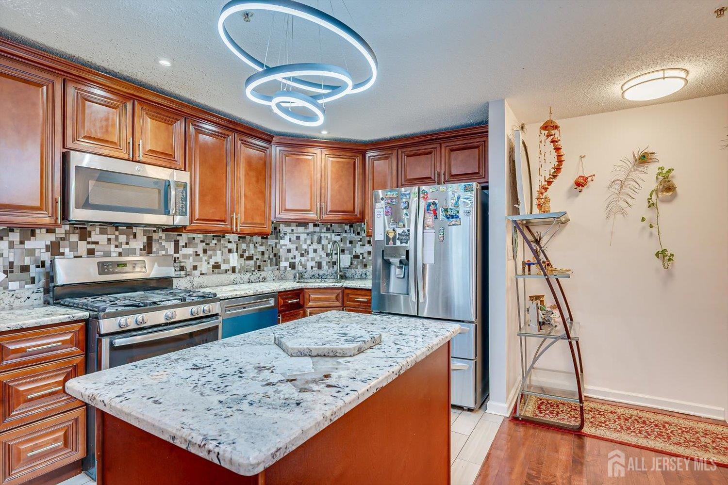 202 Prestwick Way Edison NJ 08820