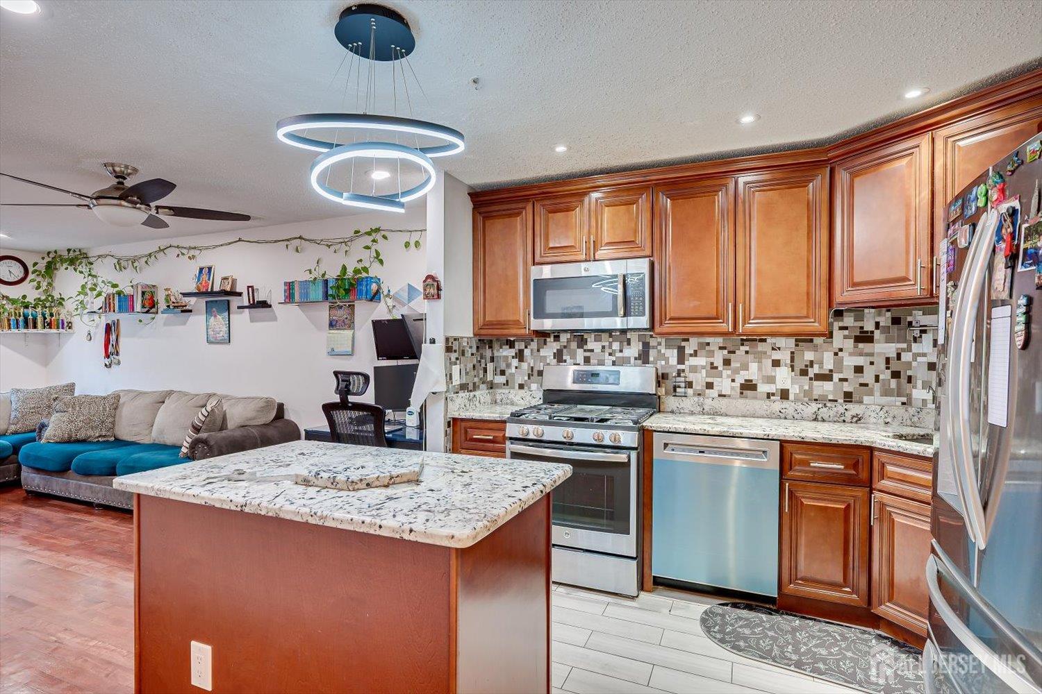 202 Prestwick Way Edison NJ 08820