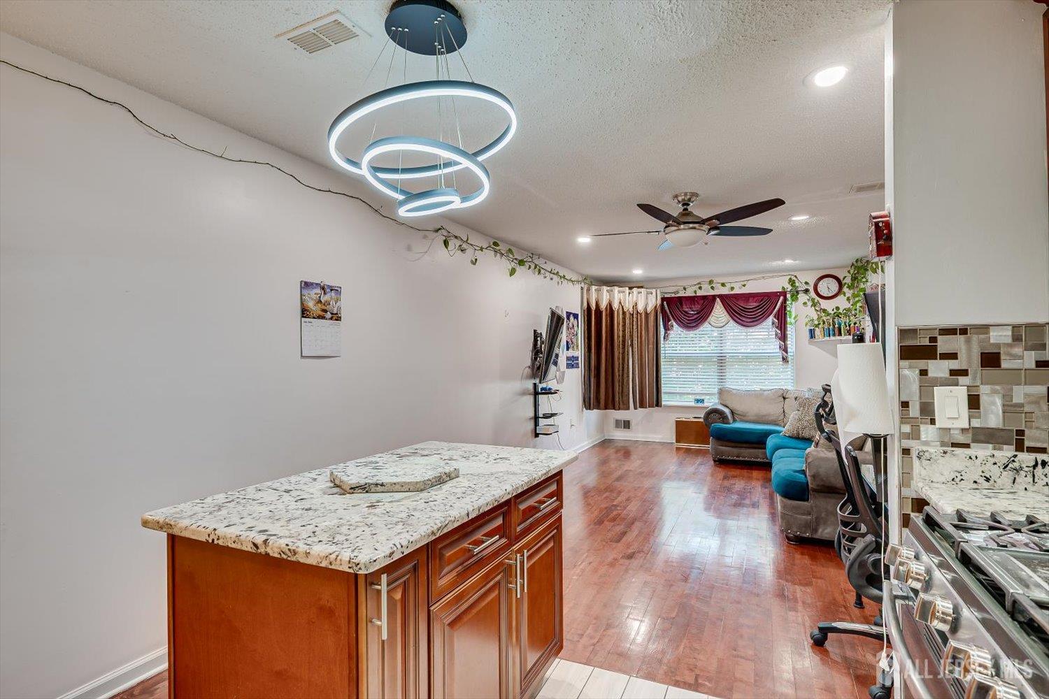 202 Prestwick Way Edison NJ 08820