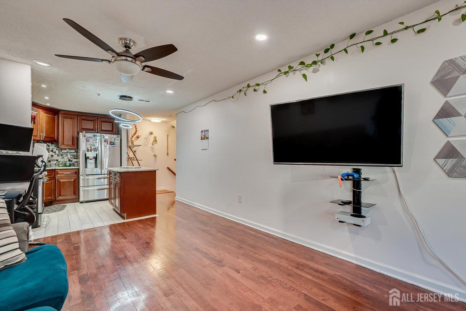 202 Prestwick Way Edison NJ 08820