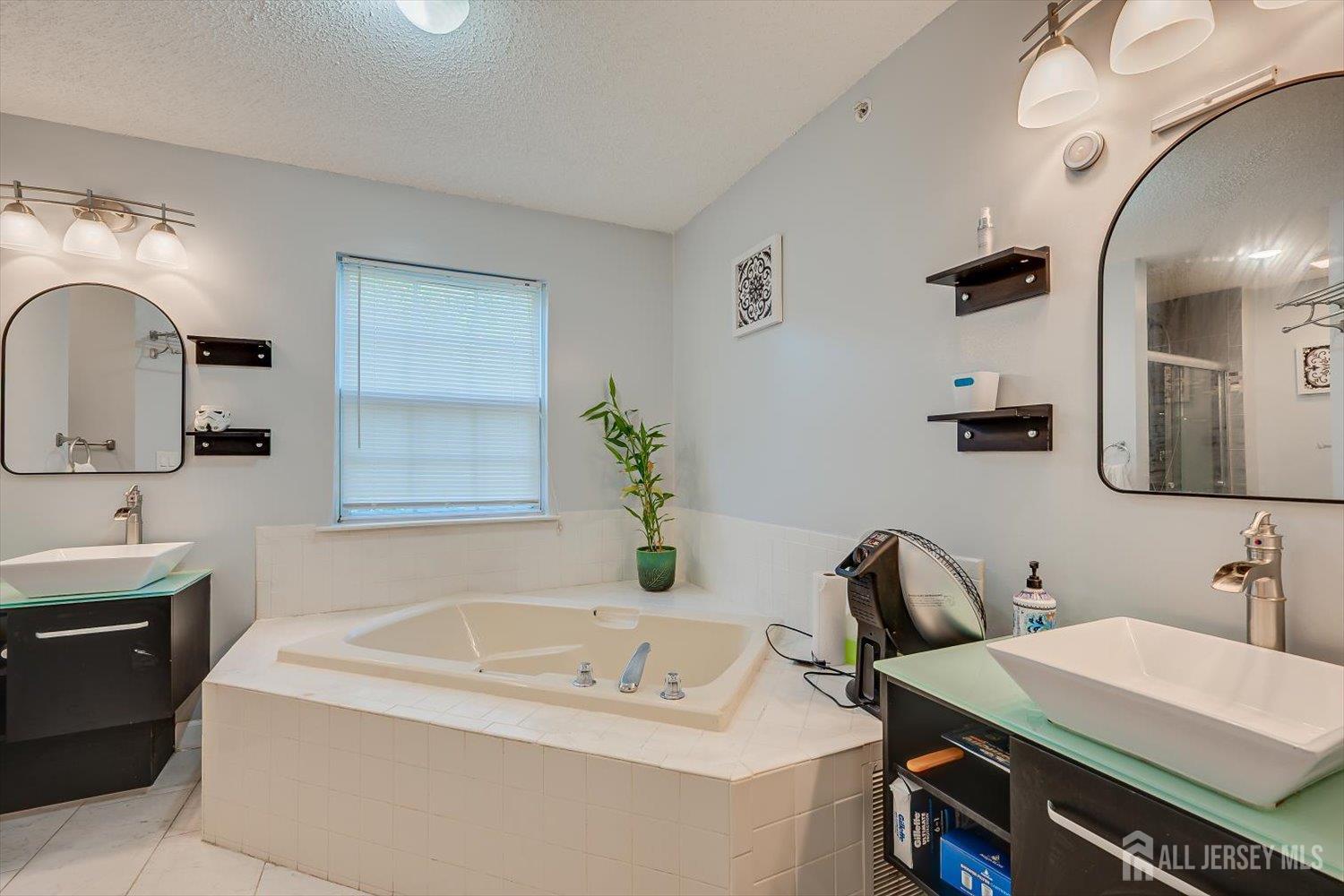 202 Prestwick Way Edison NJ 08820