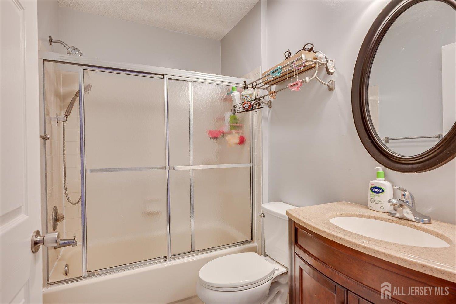 202 Prestwick Way Edison NJ 08820