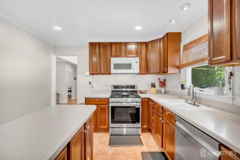 77 Michael Road Spotswood NJ 08884