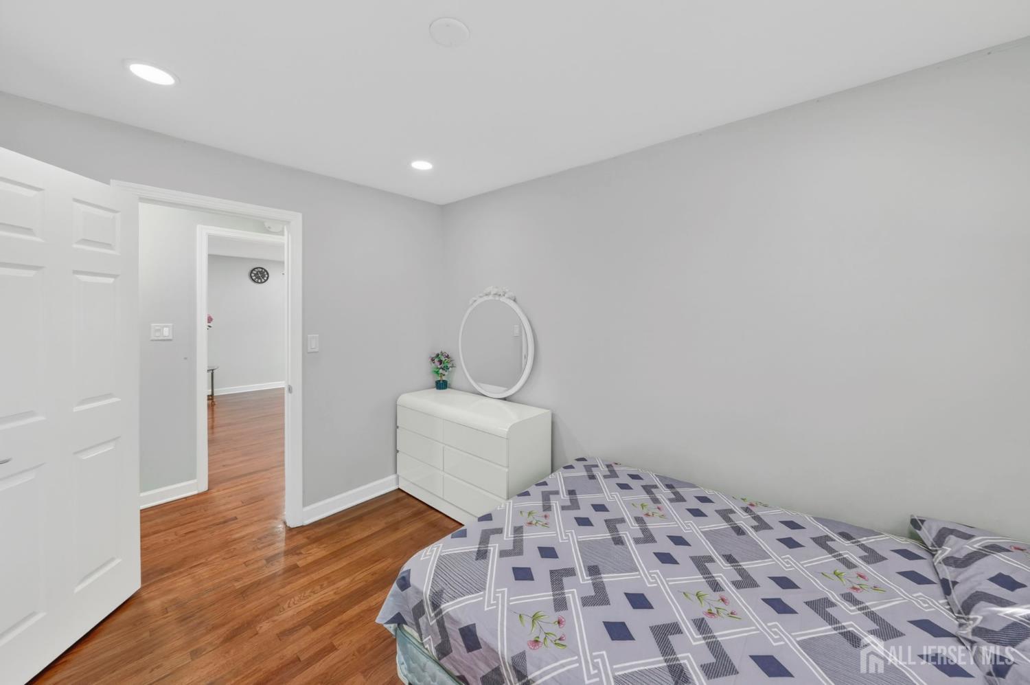 59 Eden Avenue Edison NJ 08817