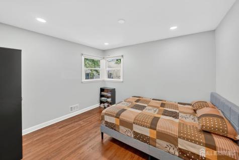 59 Eden Avenue Edison NJ 08817