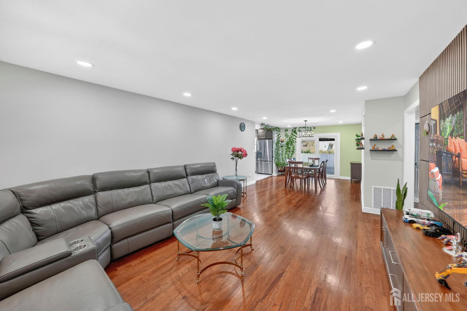 59 Eden Avenue Edison NJ 08817