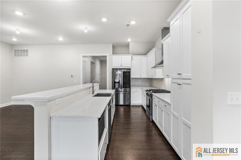 38 Hamilton Drive Cranbury NJ 08512
