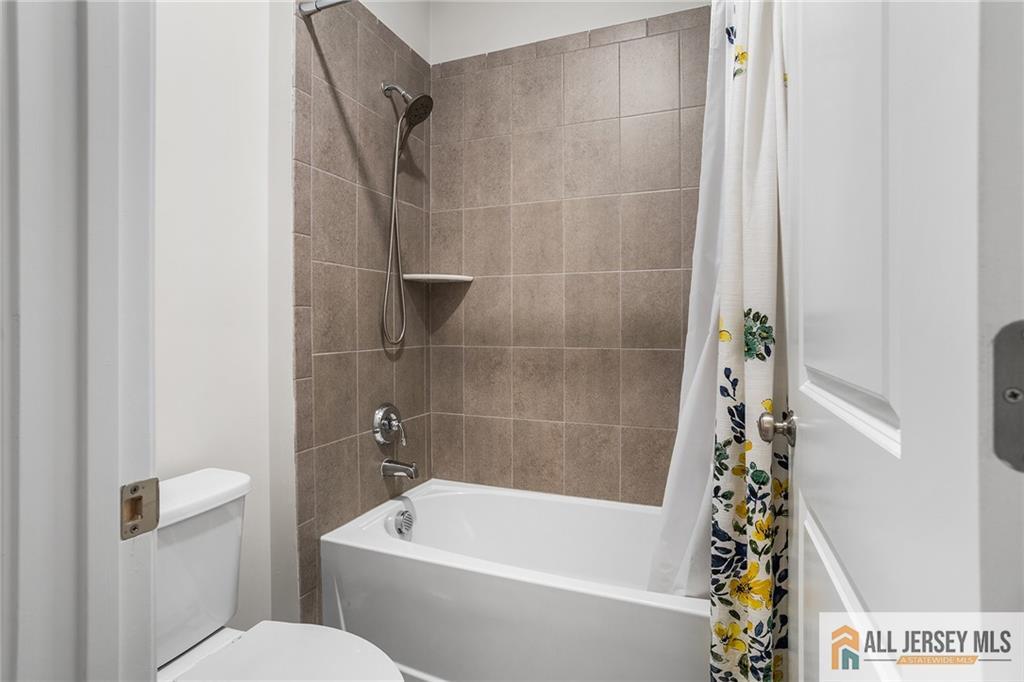38 Hamilton Drive Cranbury NJ 08512