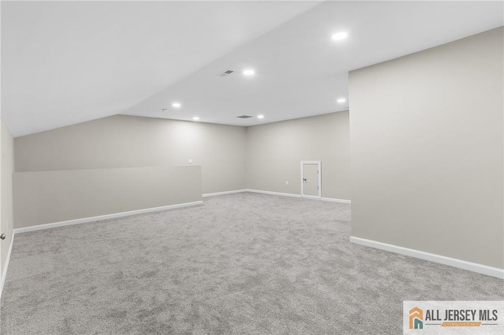 38 Hamilton Drive Cranbury NJ 08512