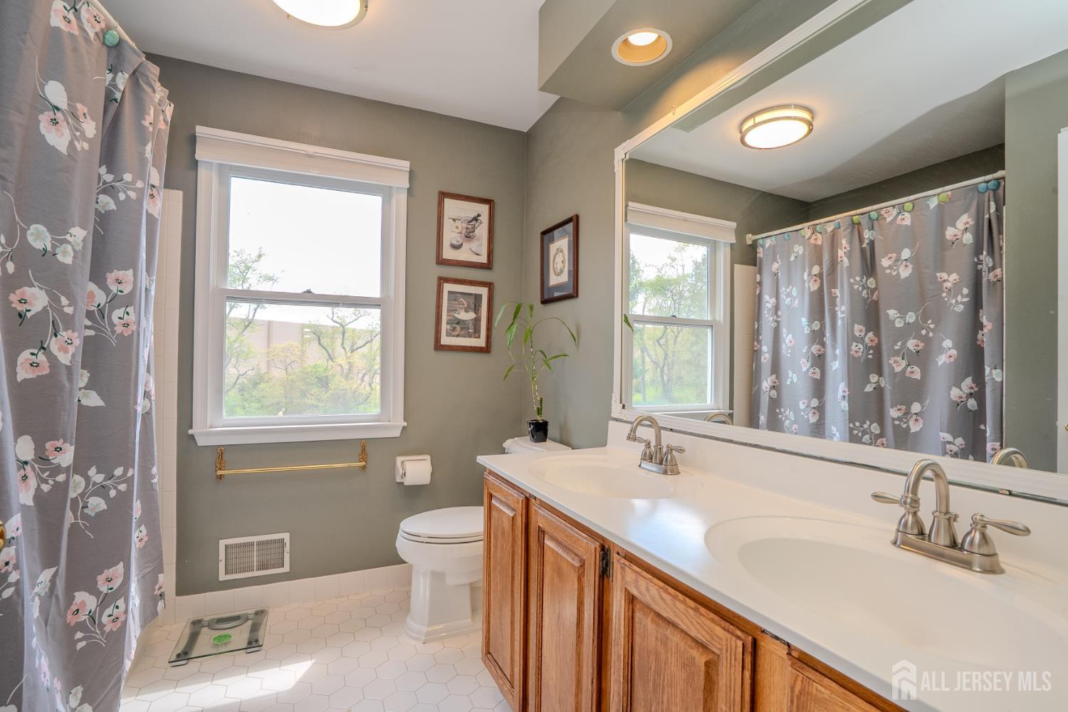 23-E Kincaid Drive West Windsor NJ 08550