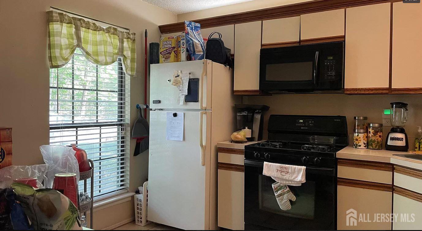 215 Patriots Court Galloway NJ 08205