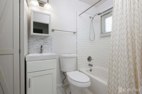 33 Pine Tree Road Old Bridge NJ 08857