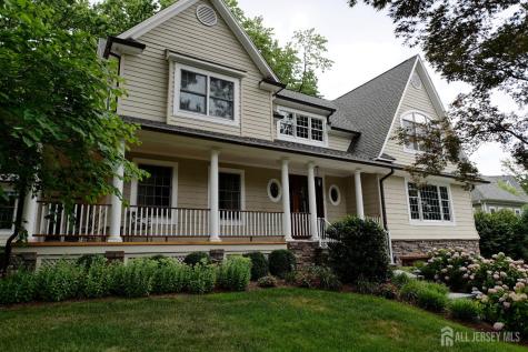 4 Edgewood Road Edison NJ 08820