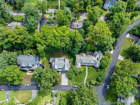 4 Edgewood Road Edison NJ 08820
