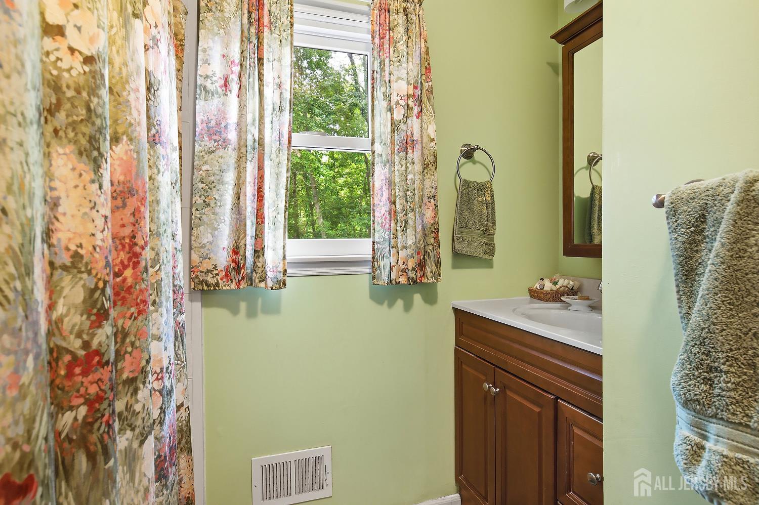 39 Mcfadden Drive Monroe NJ 08831