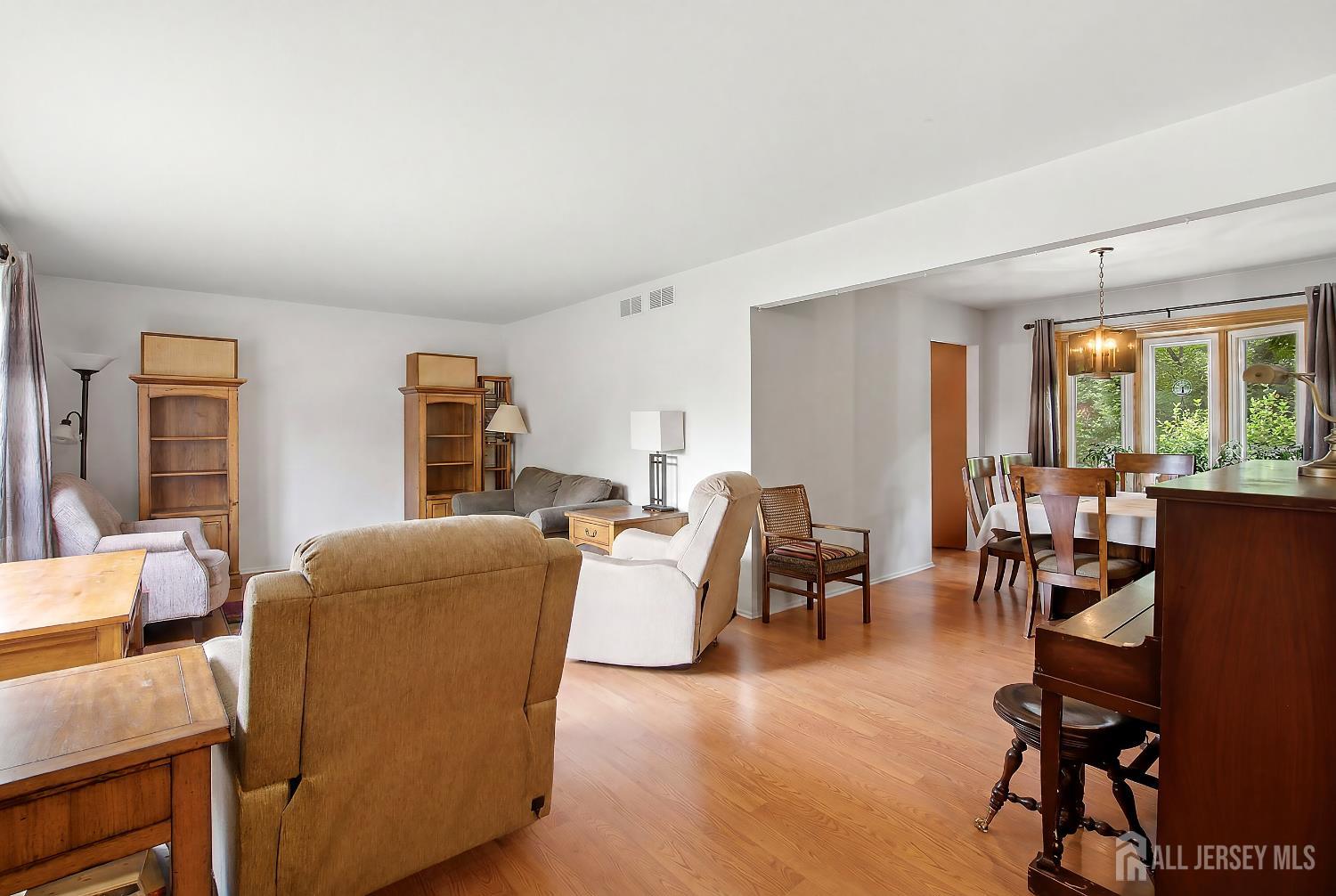 39 Mcfadden Drive Monroe NJ 08831